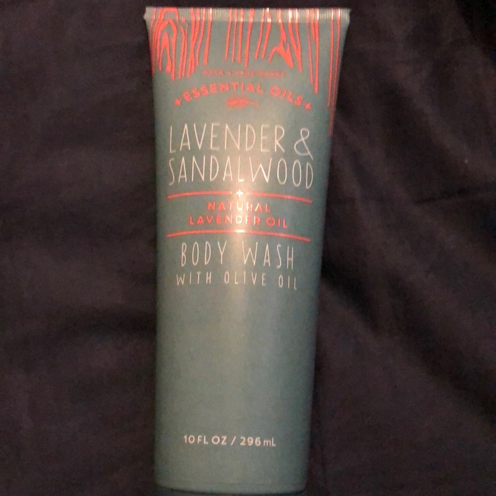Lavender and sandalwood body wash never used
